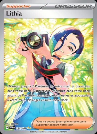 Carte Pokémon Lithia formant une scène avec Caninos de Hisui